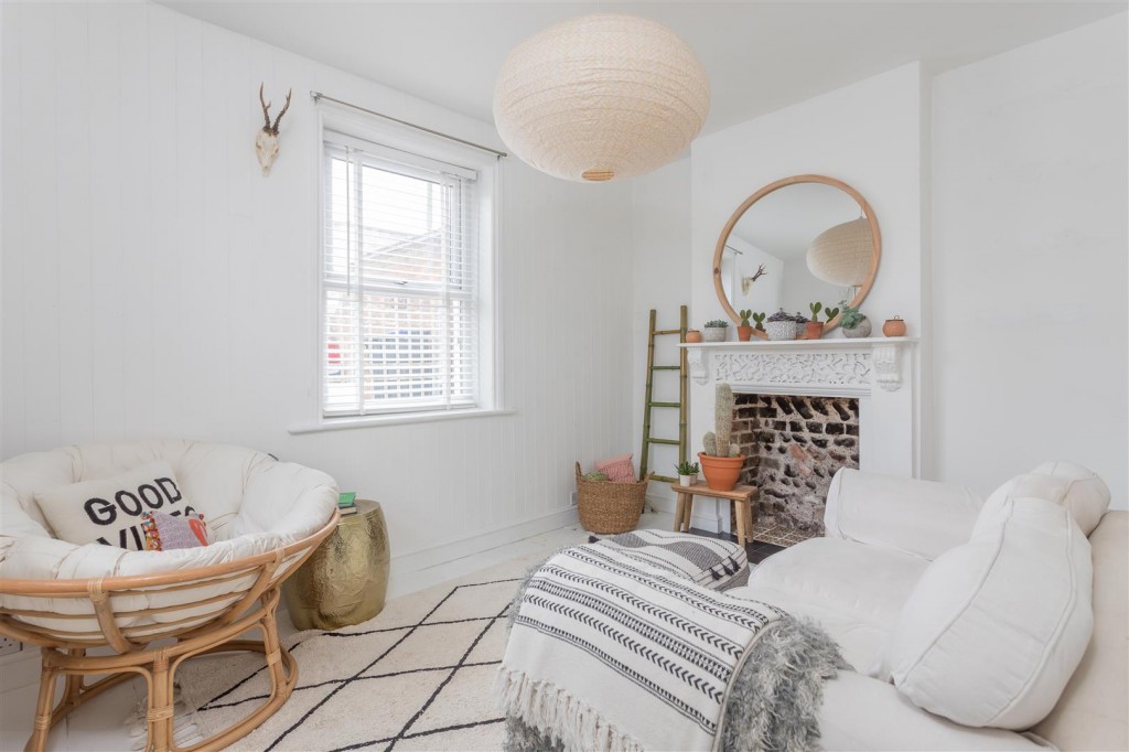 Alma Street, Lancing, 2 bedroom, House