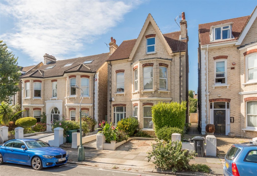 Wilbury Gardens, Hove, 1 bedroom, Flat Conversion