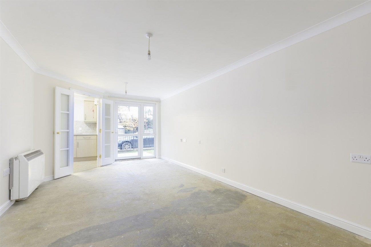 Images for High Street, Heathfield EAID:lextonsapi BID:4