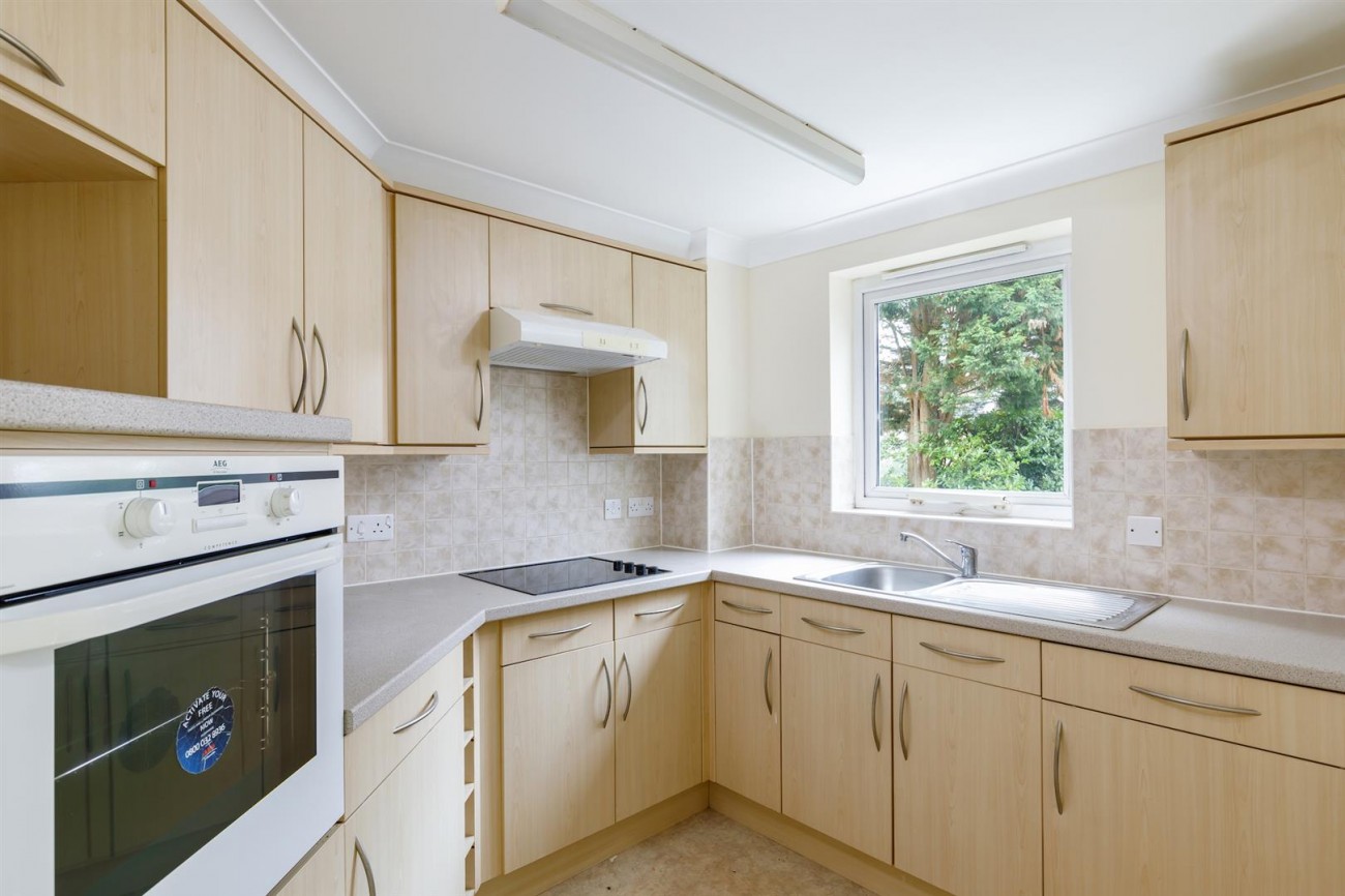 Images for High Street, Heathfield EAID:lextonsapi BID:4