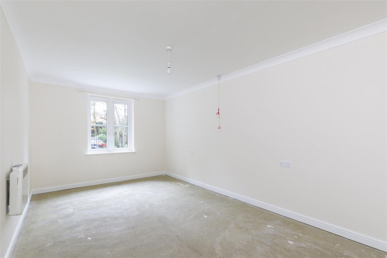 Images for High Street, Heathfield EAID:lextonsapi BID:4