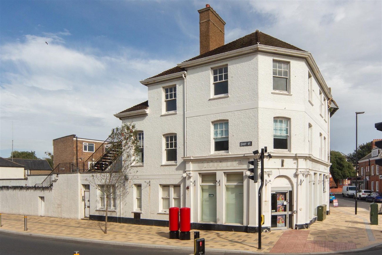 High Street, Littlehampton, House