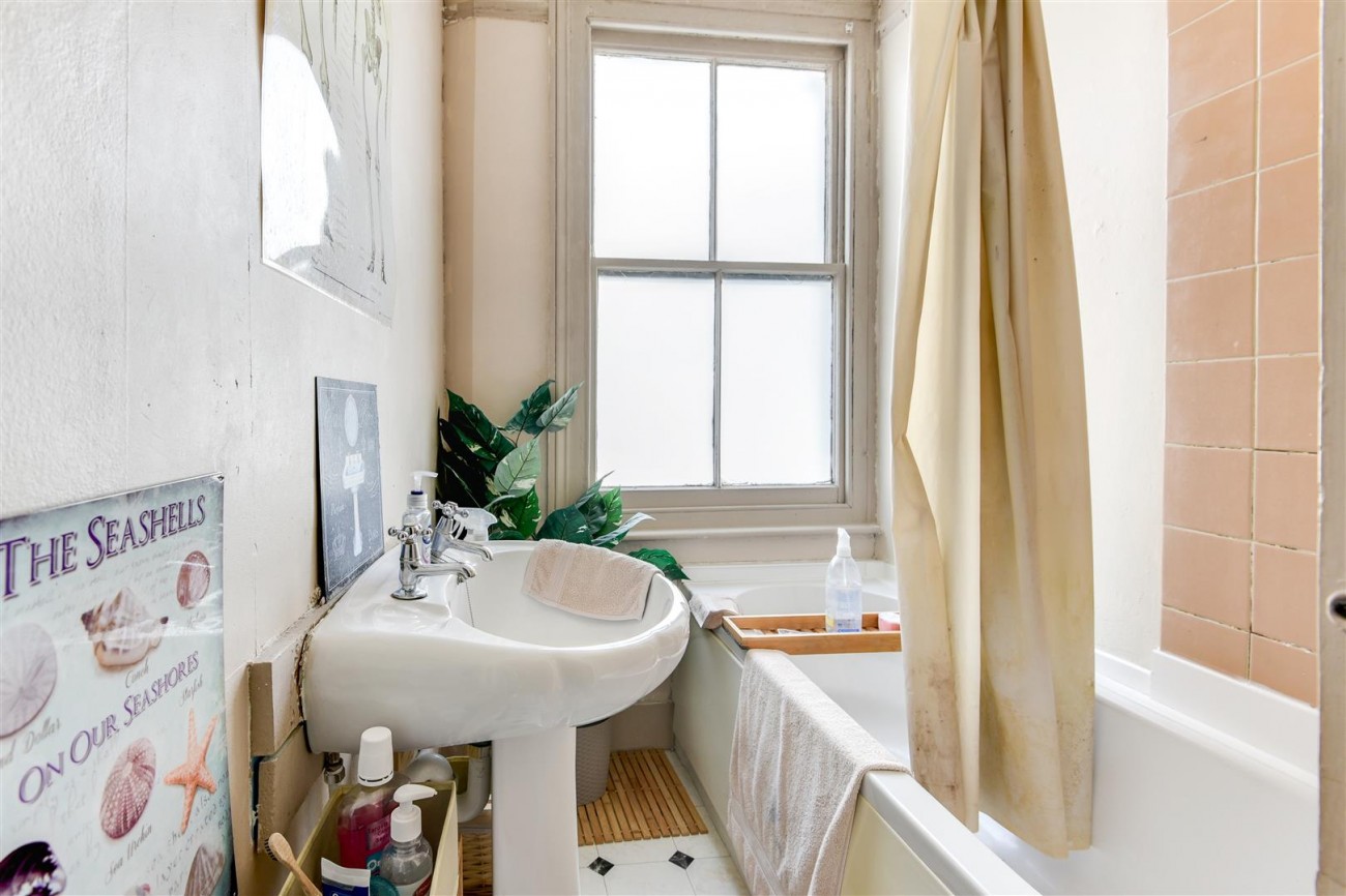 Images for Roundhill Crescent, Brighton EAID:lextonsapi BID:4