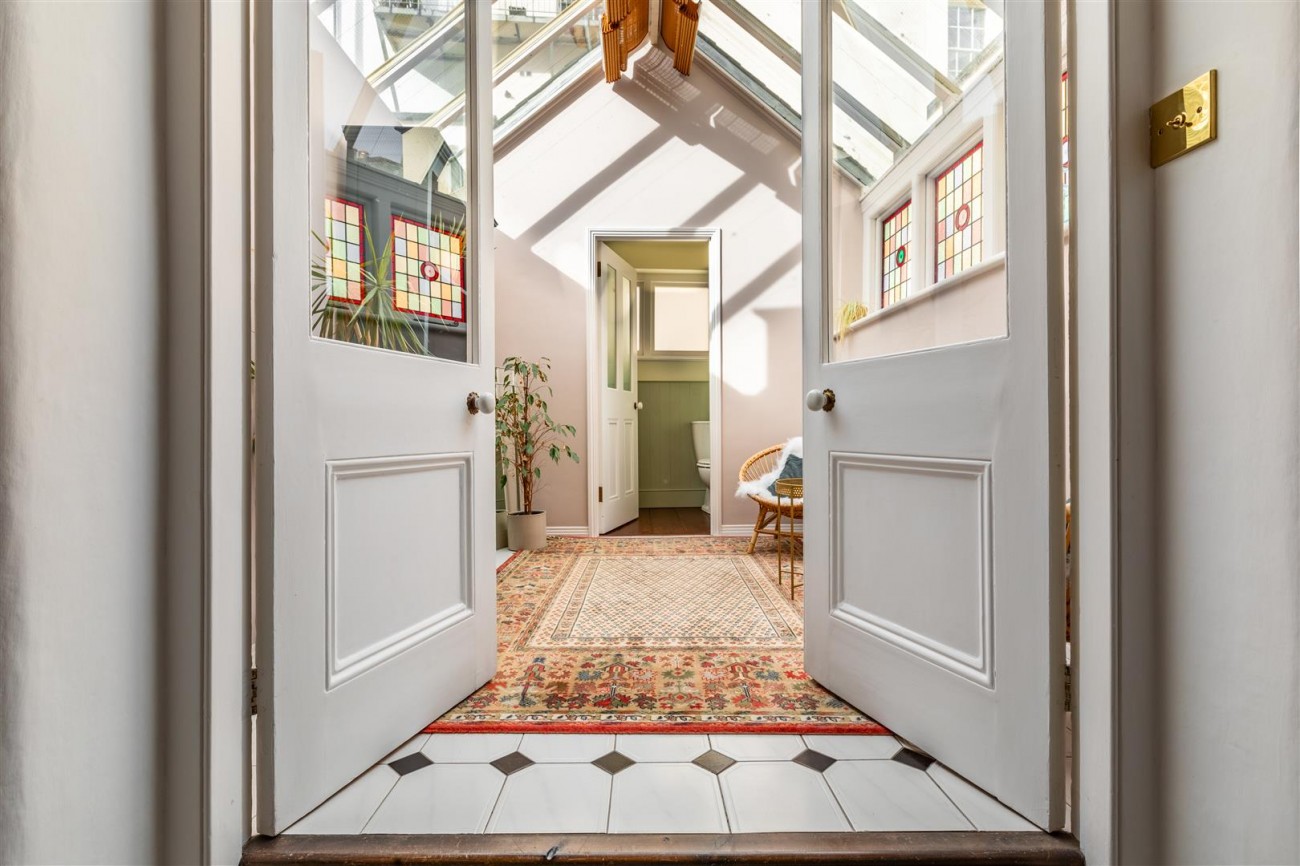 Images for Lansdowne Square, Hove EAID:lextonsapi BID:2