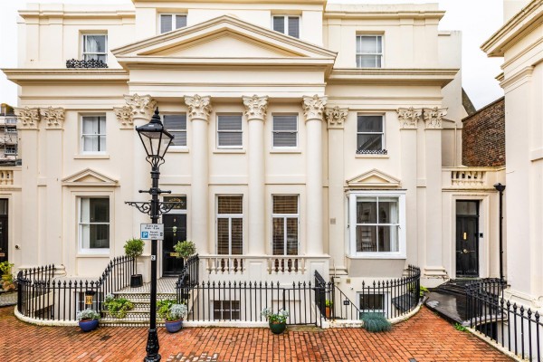 Lansdowne Square, Hove BN3