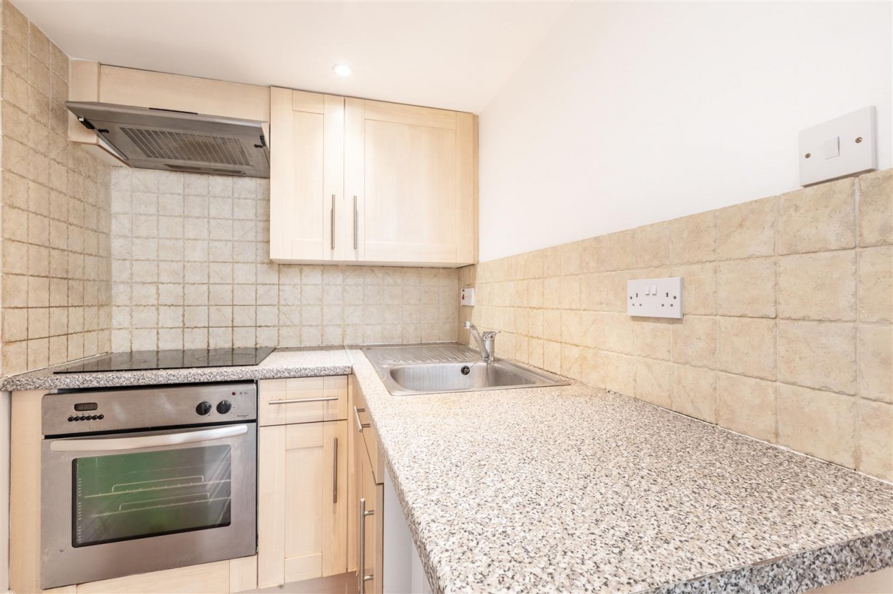 Images for Lansdowne Square, Hove BN3 EAID:lextonsapi BID:2