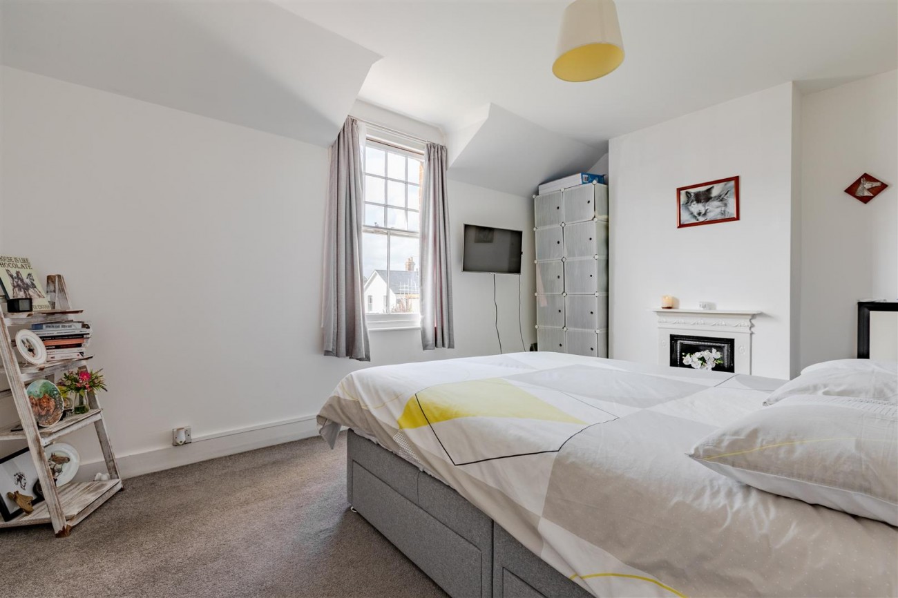 Images for Hart Road, Dorking EAID:lextonsapi BID:4