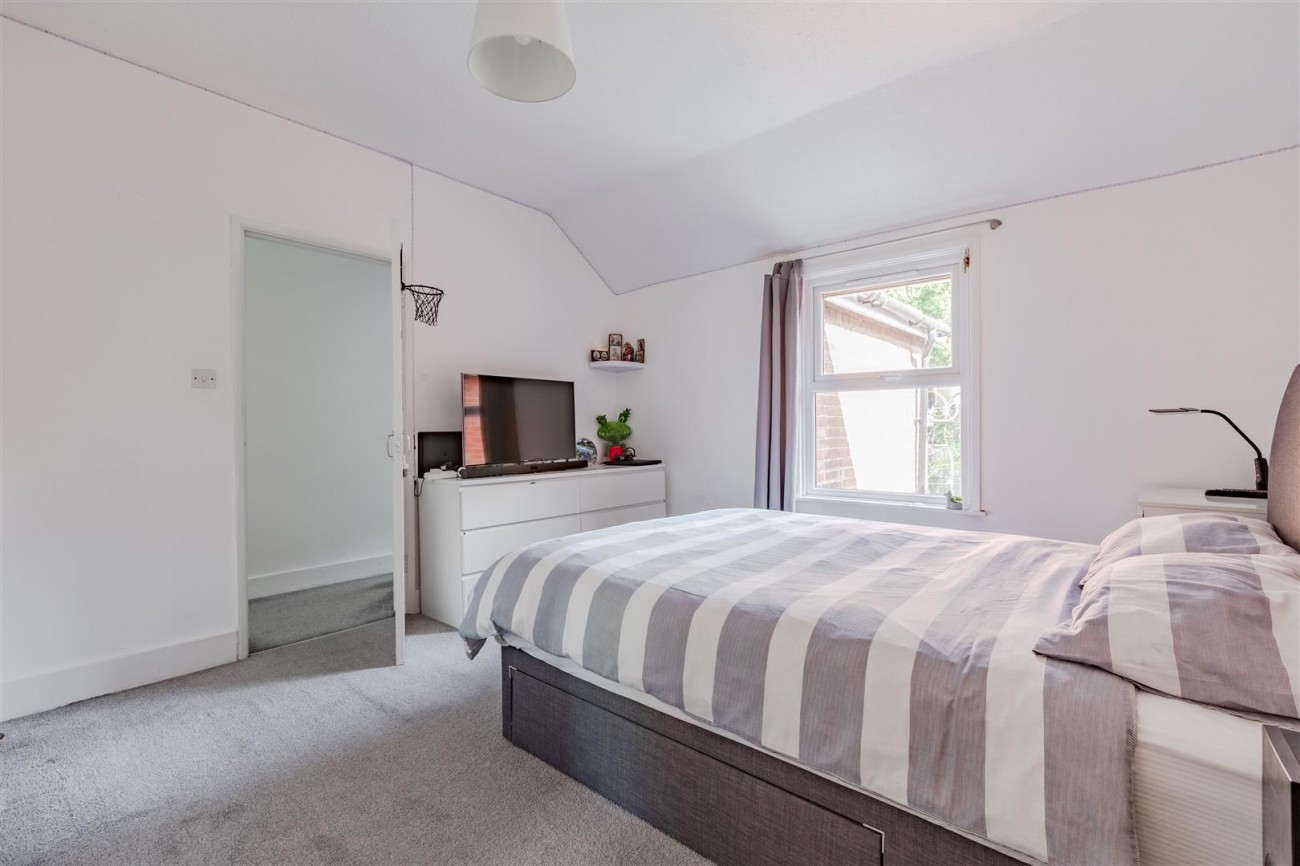 Images for Hart Road, Dorking EAID:lextonsapi BID:4