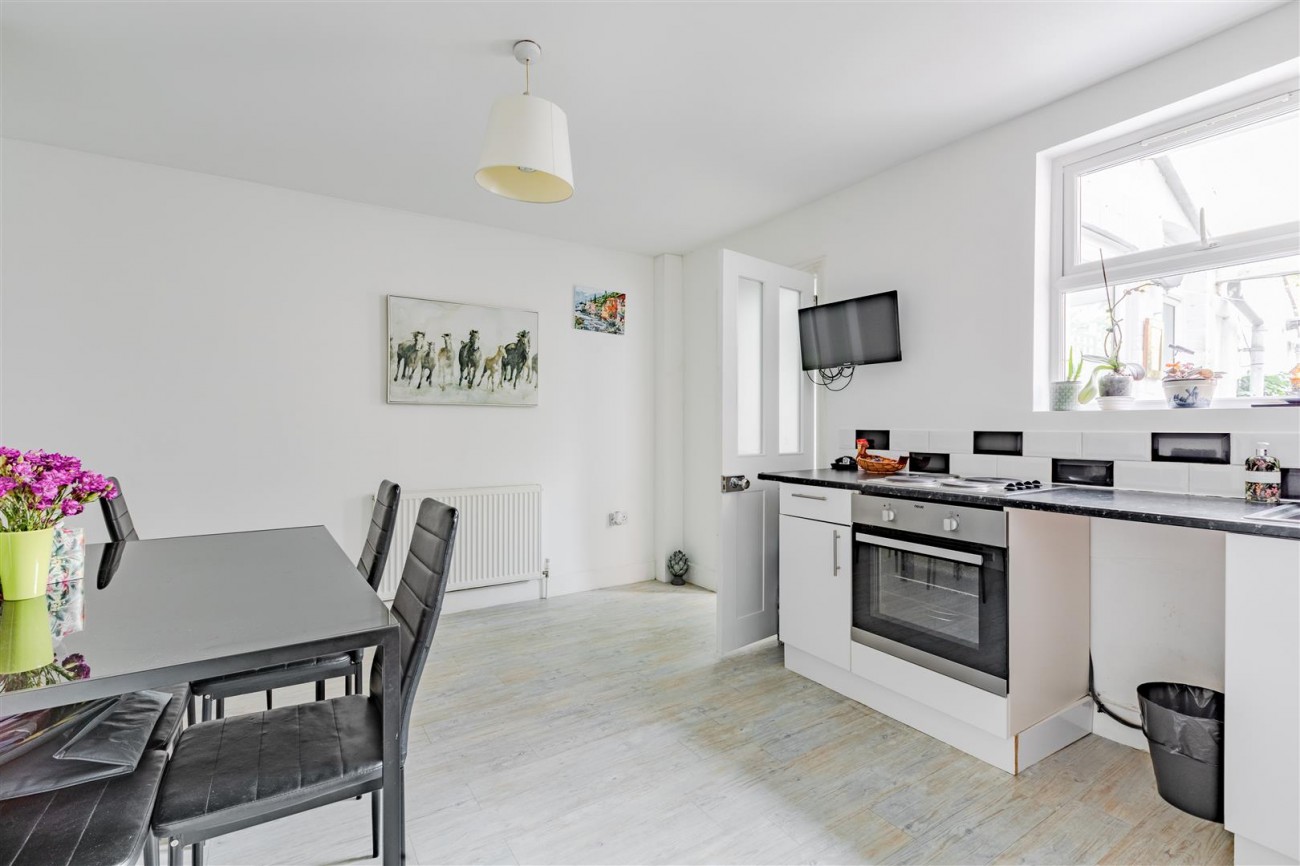Images for Hart Road, Dorking EAID:lextonsapi BID:4