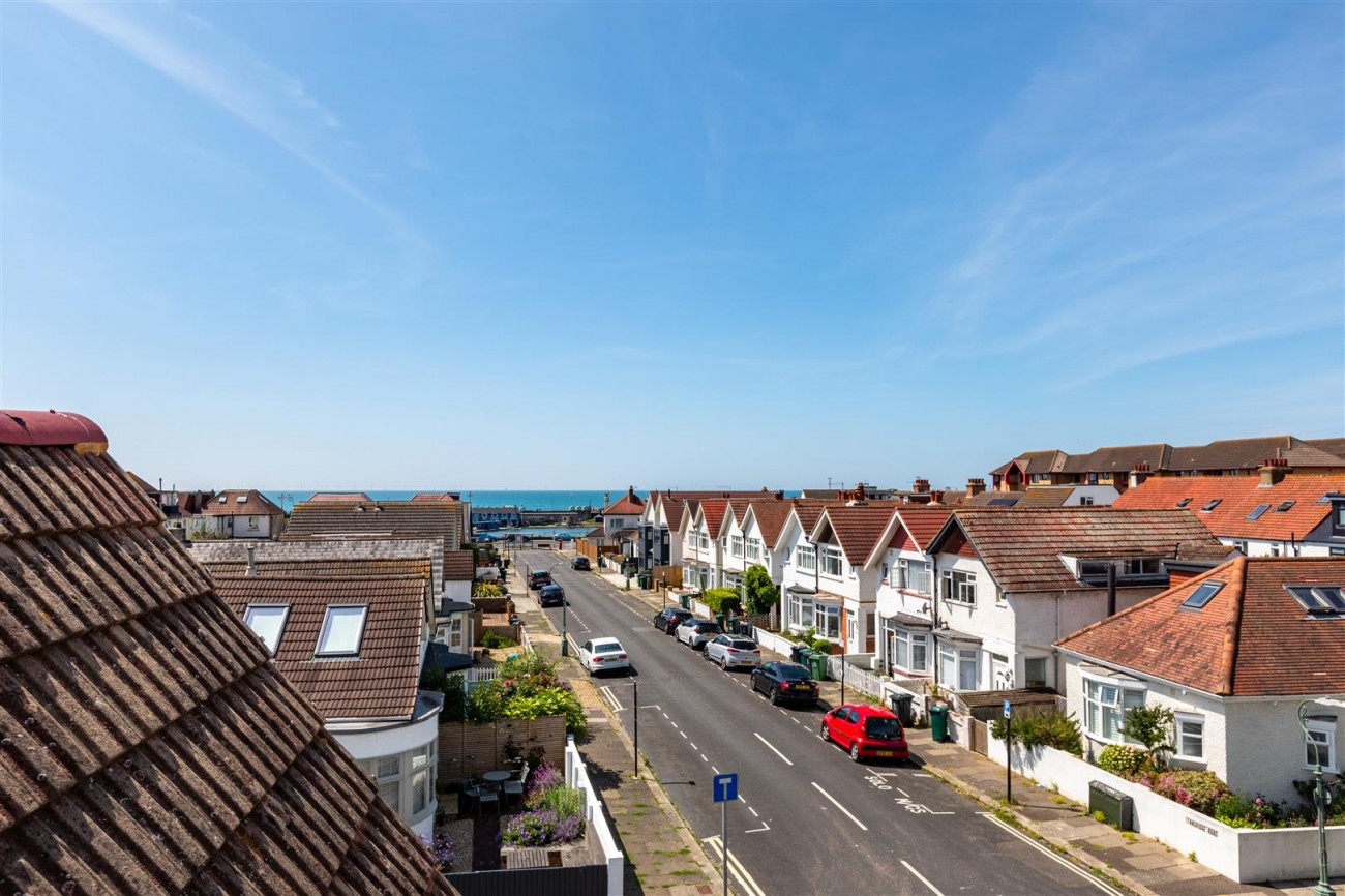 Images for Marine Avenue, Hove EAID:lextonsapi BID:2
