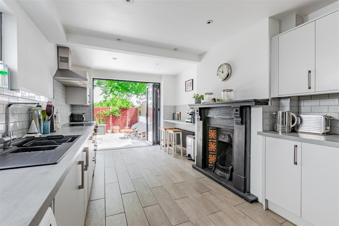 Images for Marine Avenue, Hove EAID:lextonsapi BID:2