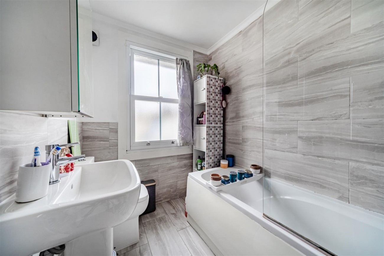 Images for Ashford Square, Eastbourne EAID:lextonsapi BID:1